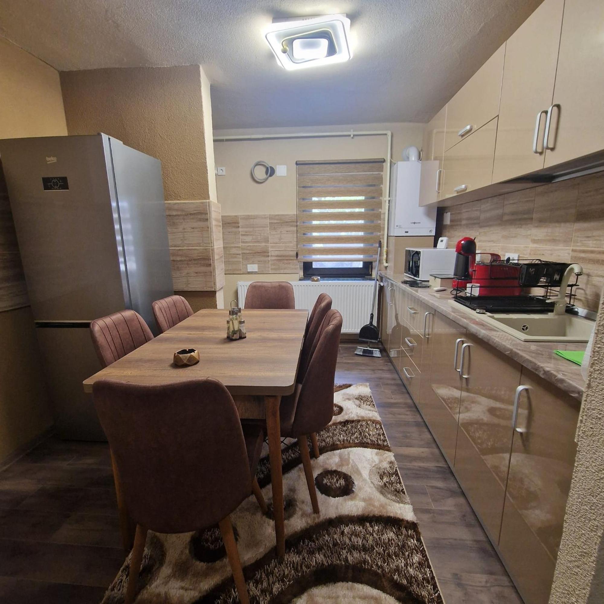 Apartament Iulius 3 Manastire Curtea de Argeş エクステリア 写真